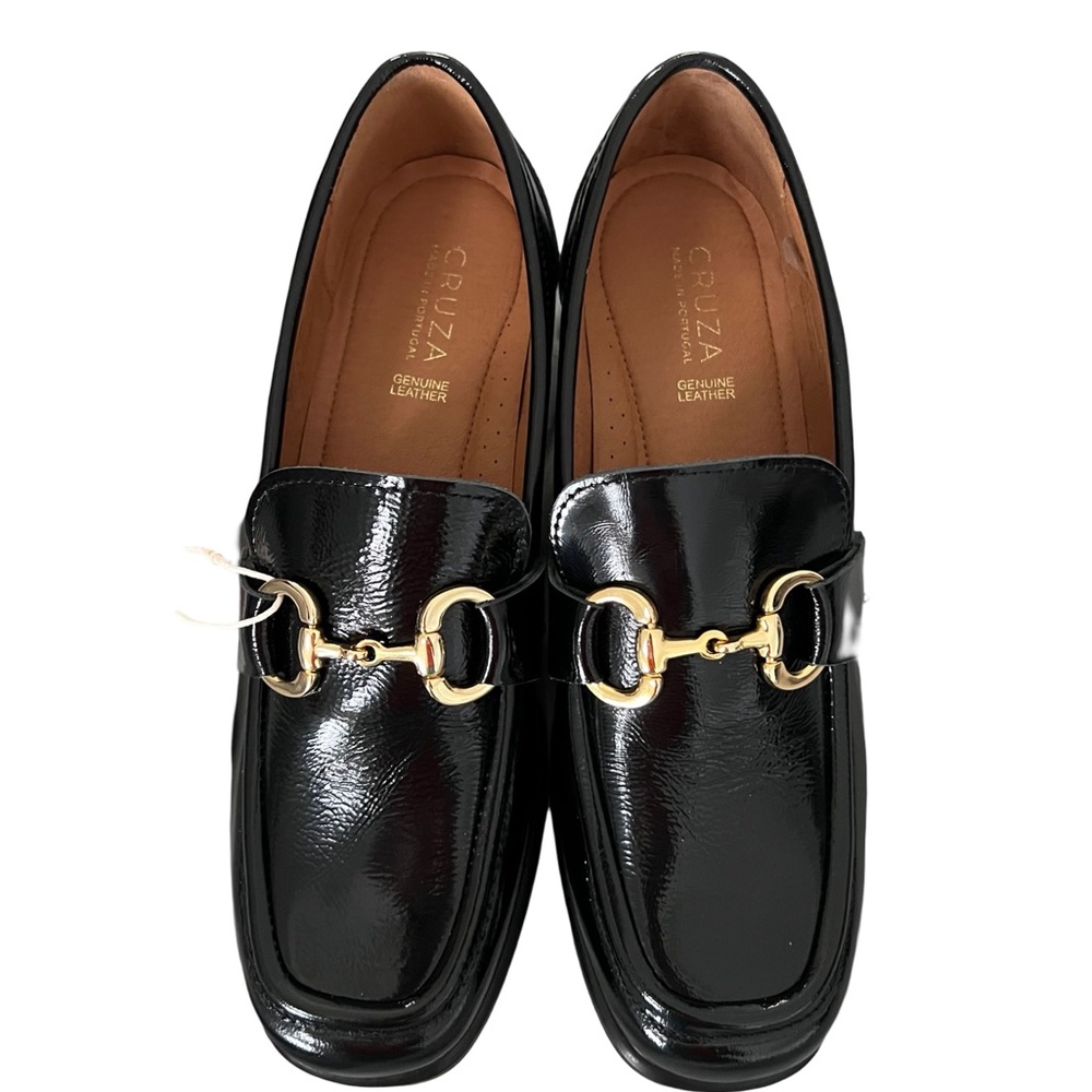 CRUZA NWT black patent women’s loafers size 9